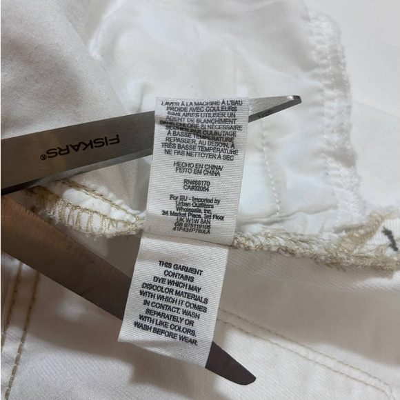 Free People Cut Off Shorty Shorts 25 Button Fly White Feminine Boho Festival - Picture 9 of 10